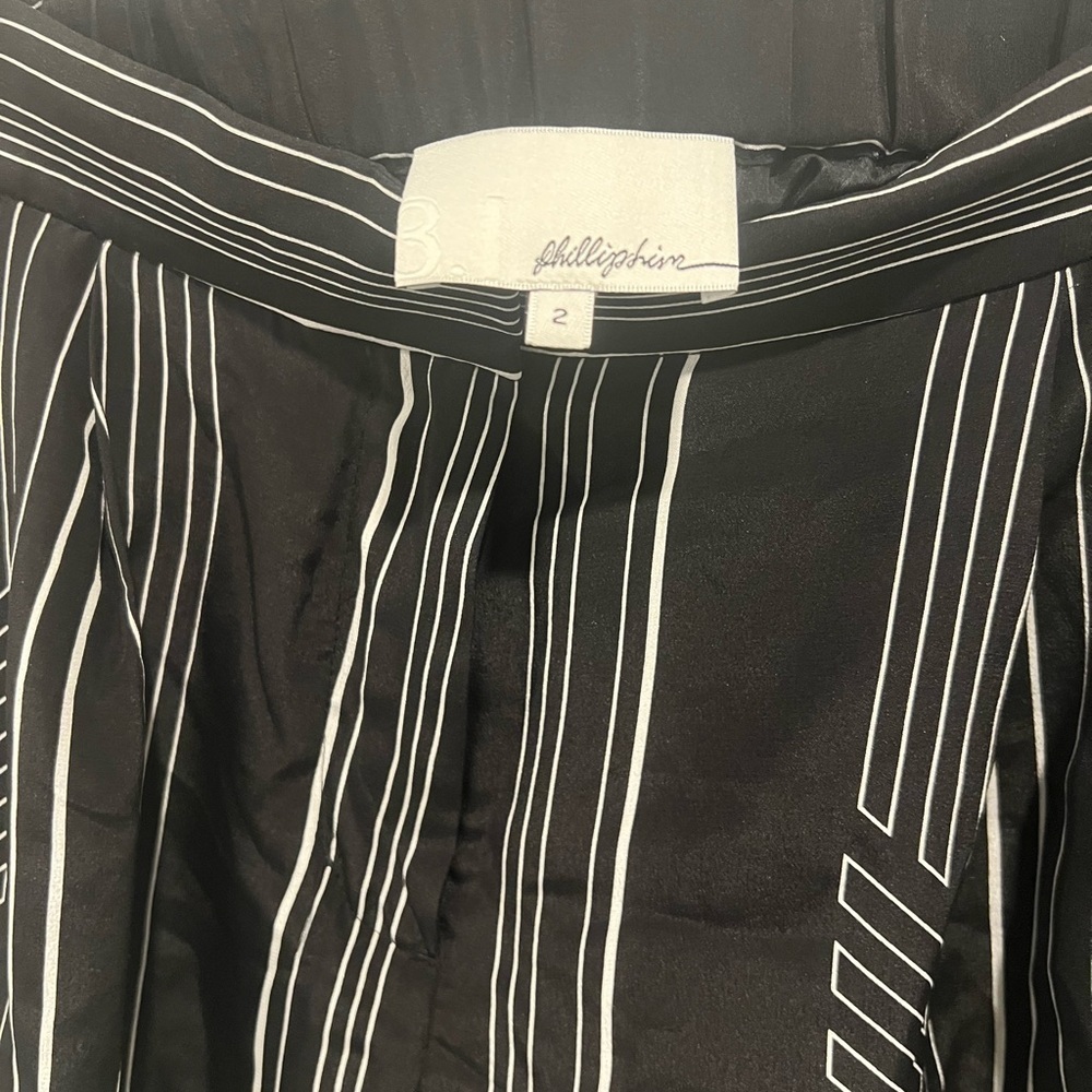 Phillip Lim New 3.1 high waisted 100% silk striped shorts / Size 2  Waist 16’ - Picture 4 of 5